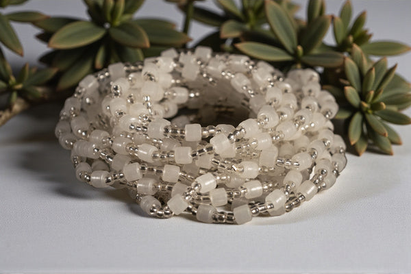 Perlas de cintura / Cadena de cadera africana - NOSA - Blanco glow (elástico)