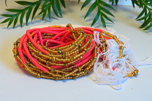 Perlas de cintura / Cadena de cadera africana - Osatome - Coral rosa-rojo con dorado (Cordón tradicional no elástico)