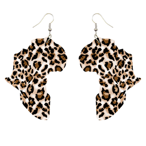 Pendientes del continente africano con patrón leopardo