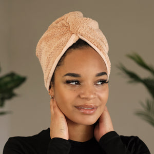 Las toallas de microfibra son malas para secarse el pelo?