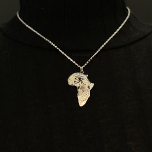 Collar / colgante - Continente Africano  con símbolo   - Plata