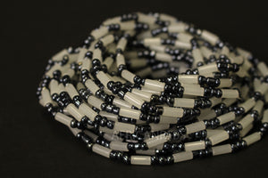 Perlas de Cintura / Cadena de Cintura Africana - OTASOWIE - Gris (elástico)