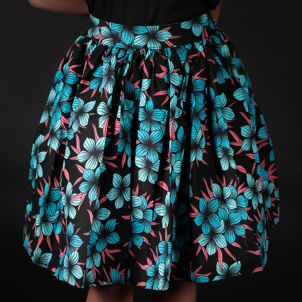 Estampado africano Flores negras / azules Minifalda