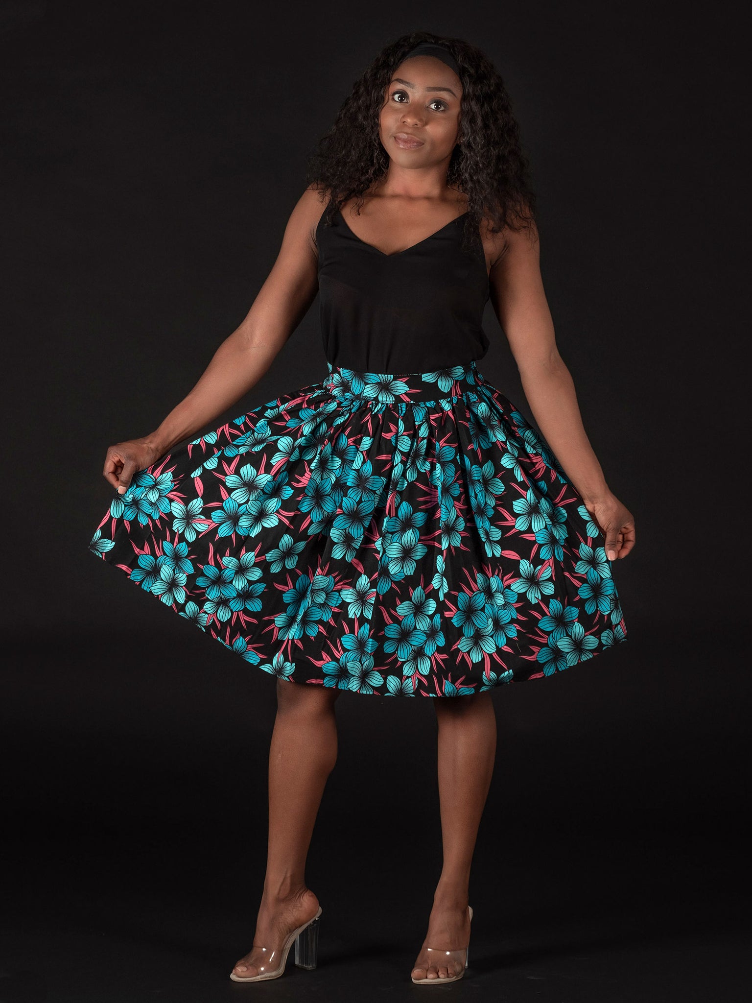 Estampado africano Flores negras / azules Minifalda