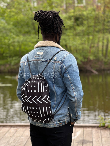 Bolso de cordón con estampado africano / Saco de gimnasio / Bolso de escuela / Mochila Ankara / Bolso de festival - Bogolan blanco negro