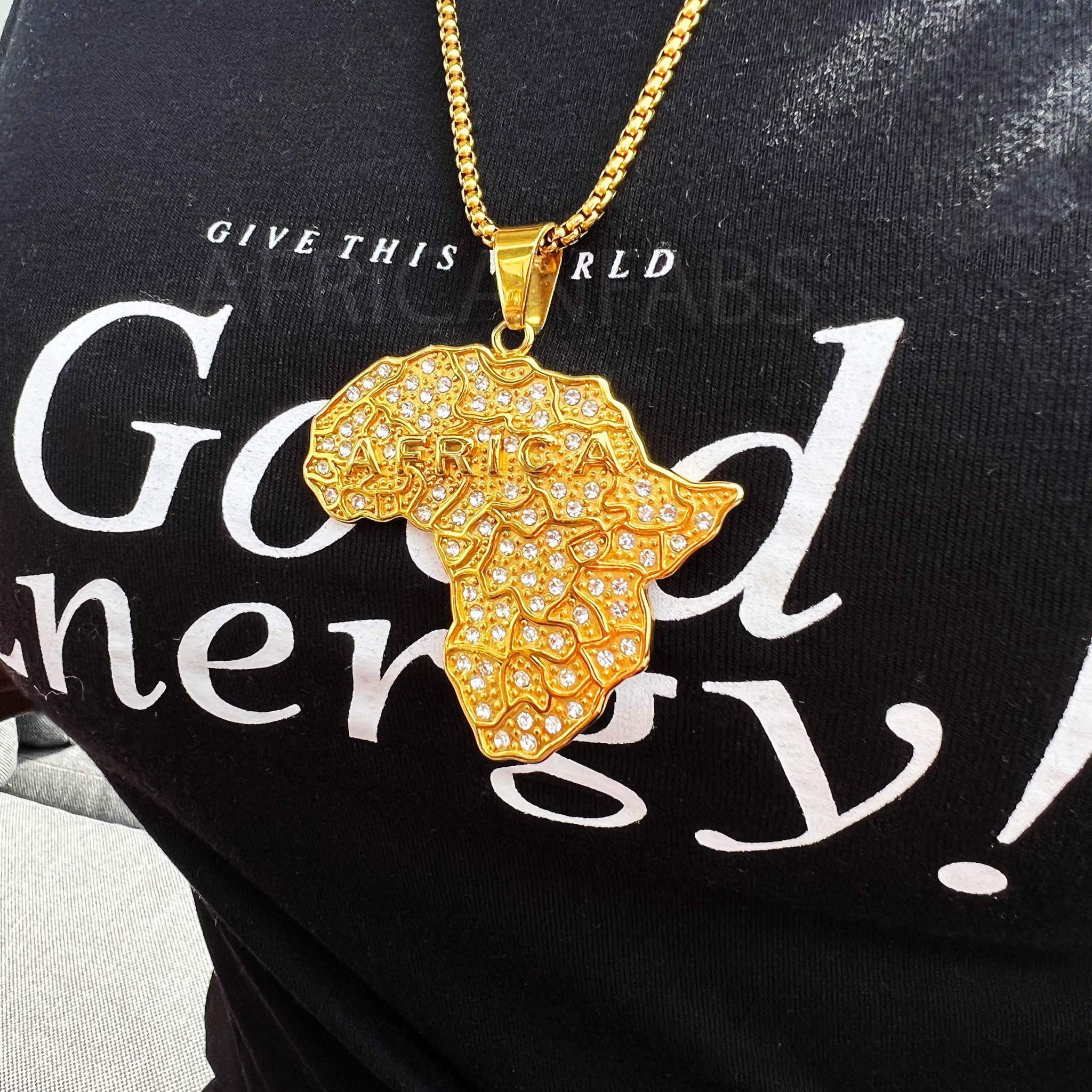 Collar / colgante - Continente africano con piedras con aspecto de diamante - Oro