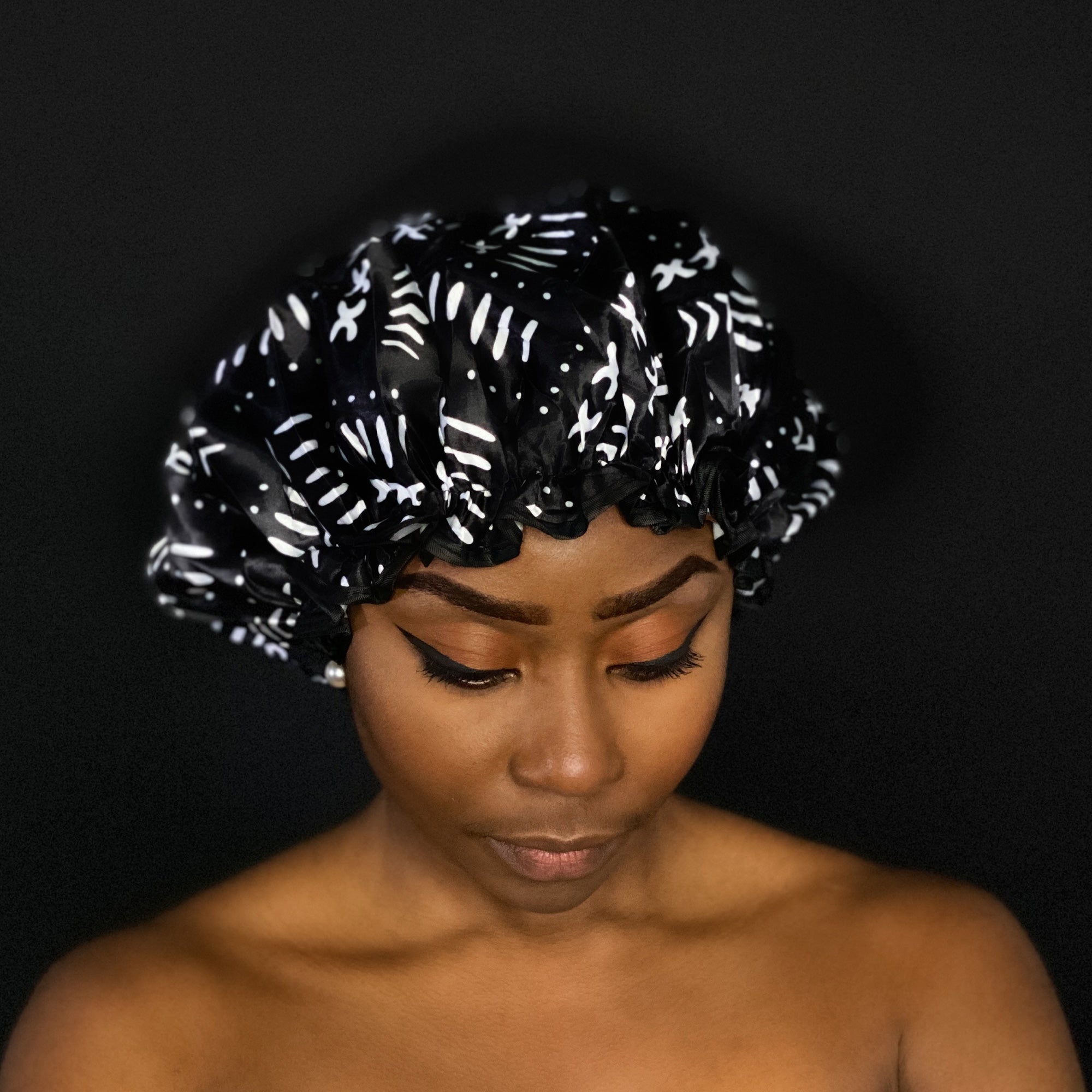 Gorro de ducha GRANDE para cabello completo / rizos - Estampado africano Black White bogolan