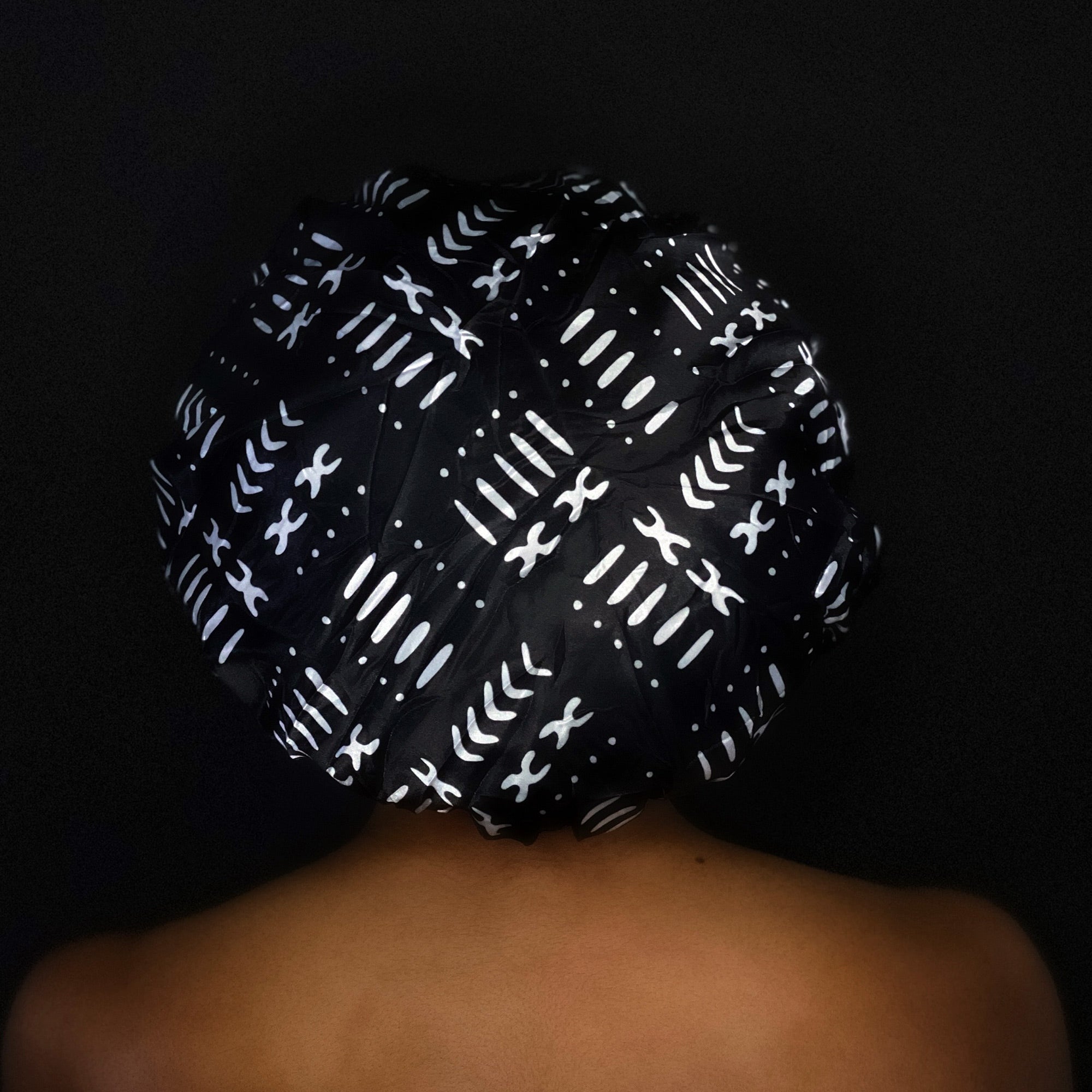 Gorro de ducha GRANDE para cabello completo / rizos - Estampado africano Black White bogolan